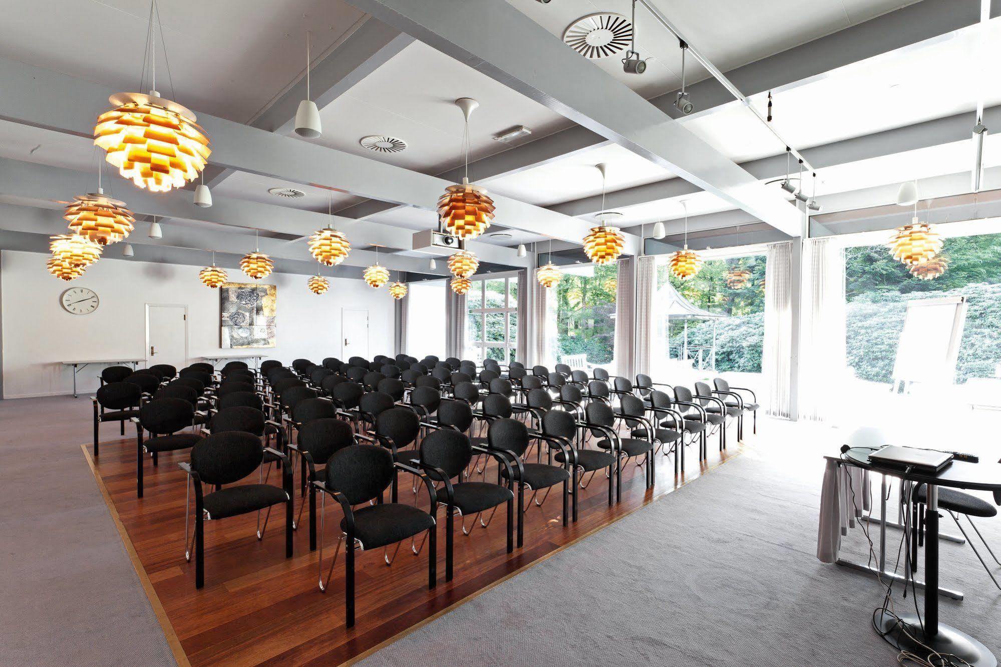 Skarrildhus Sinatur Hotel & Konference ภายนอก รูปภาพ